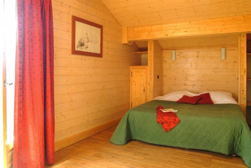 Madame Vacances Les Chalets De L'Altiport Alpe d'Huez Bagian luar foto